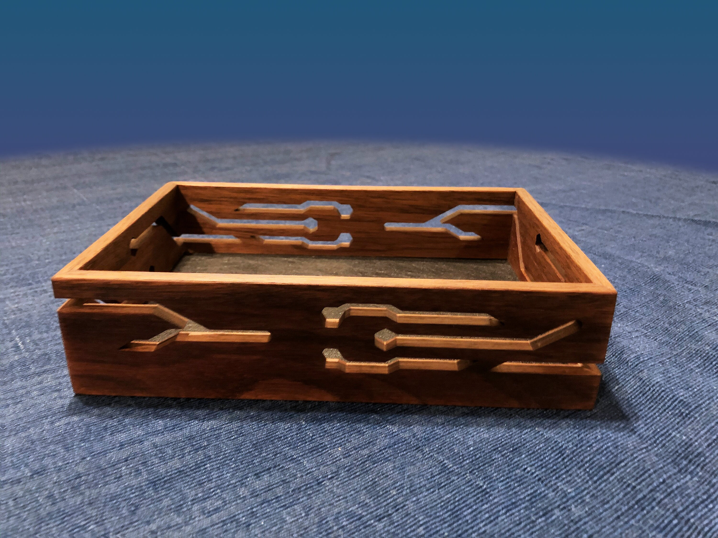 Cyber Tray